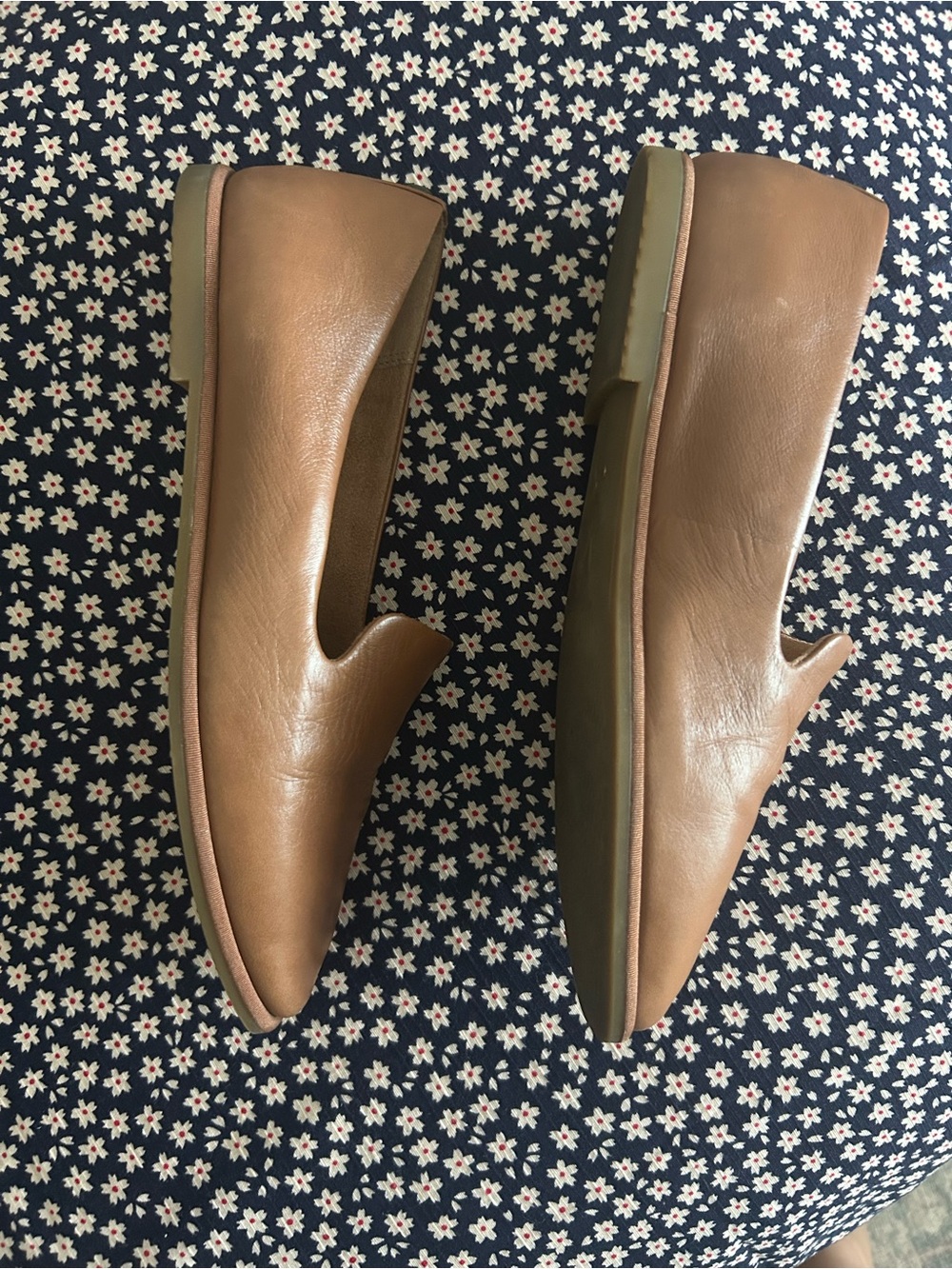 Vionic Women’s Tan Leather Flats — Everyday Elegant Slip-Ons - Picture 5 of 6